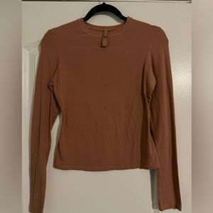 SKIMS: FITS EVERYBODY LONG SLEEVE